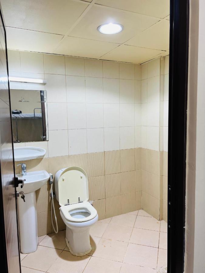 Comfort Tourist Place For Male Дубай Екстериор снимка