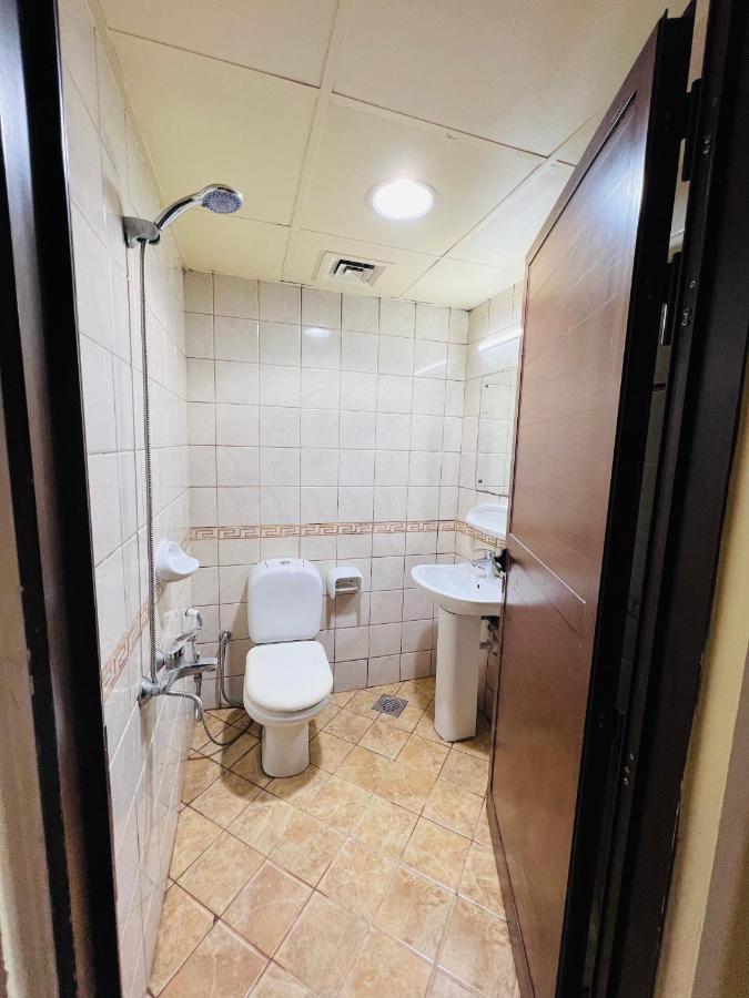 Comfort Tourist Place For Male Дубай Екстериор снимка